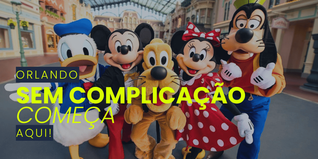 Personagens da Disney, incluindo Mickey Mouse, Minnie Mouse, Pato Donald, Pluto e Pateta, posando juntos em um ambiente temático.